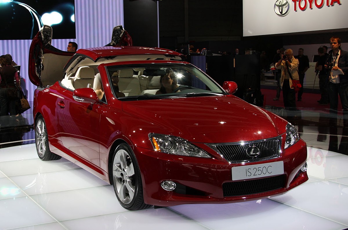 Lexus IS Convertible: Videos and Paris Show Image Gallery | Carscoops