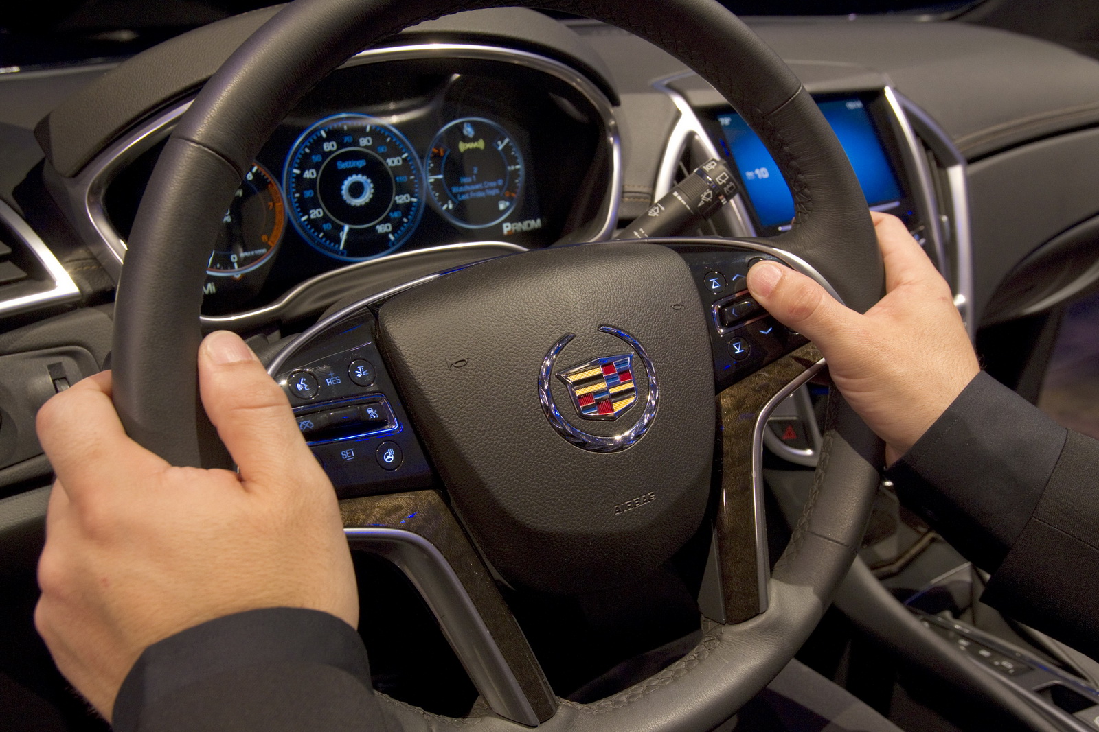 Right on CUE: 2012 Cadillac XTS, ATS and SRX to Get New Infotainment System | Carscoops