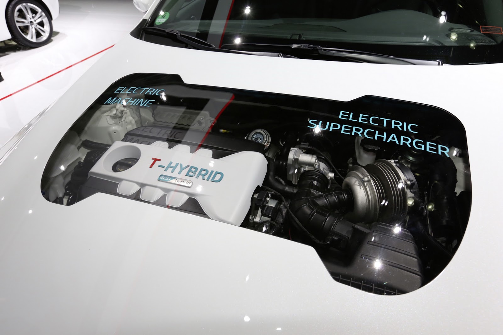 Kia's Optima T-Hybrid Bolts an Electrical Supercharger on Turbo Diesel Engine | Carscoops1600 x 1066