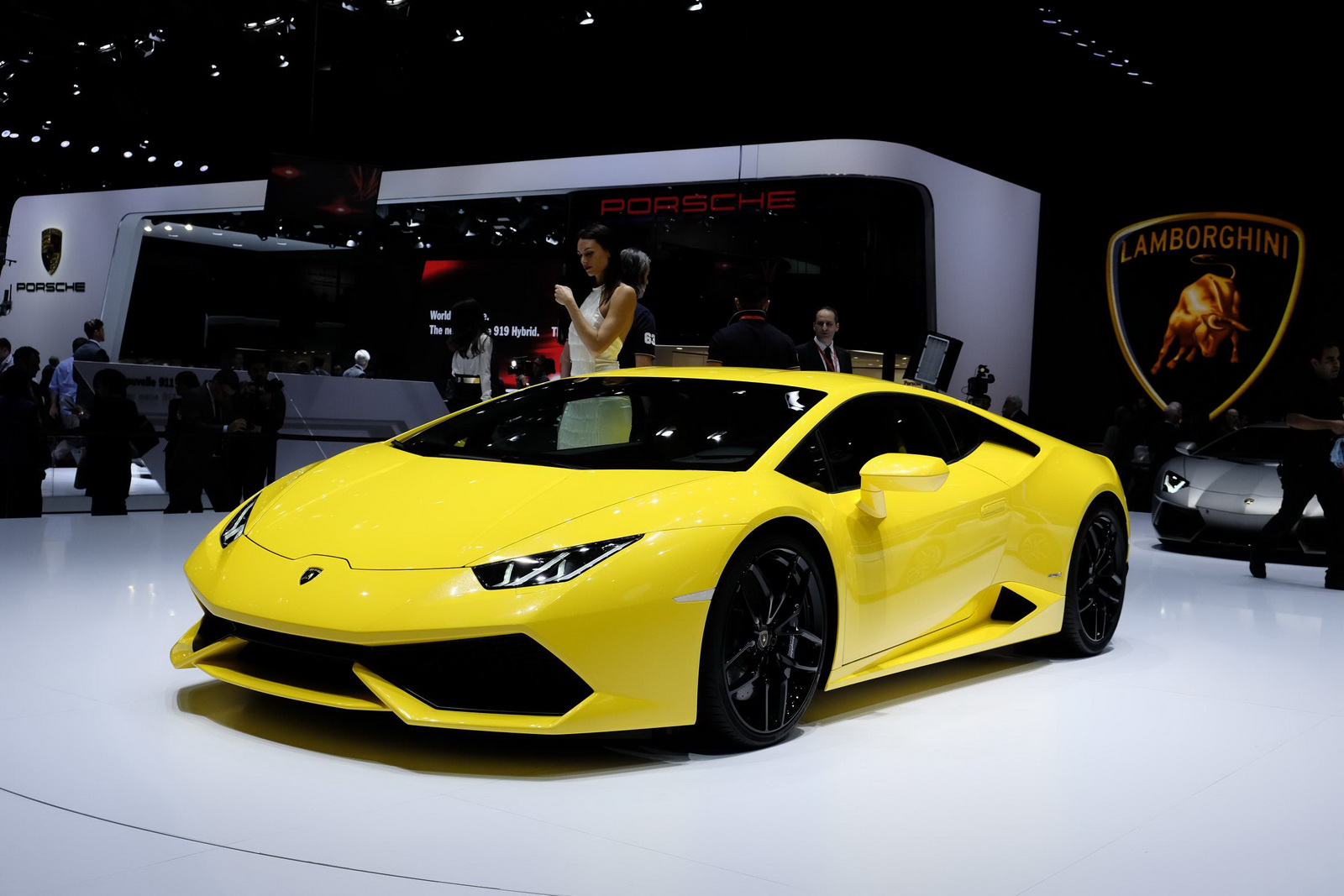 Lamborghini Sold 3,000 Huracán Sports Cars in Just 10 ...