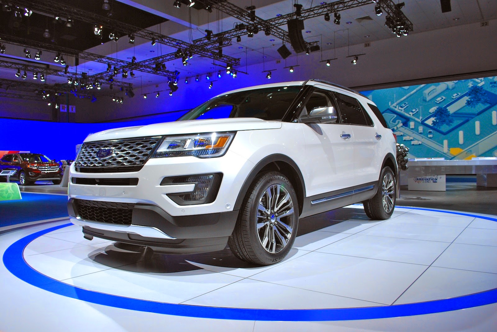 2016 Ford Explorer Platinum Might As Well Call It The Eddie