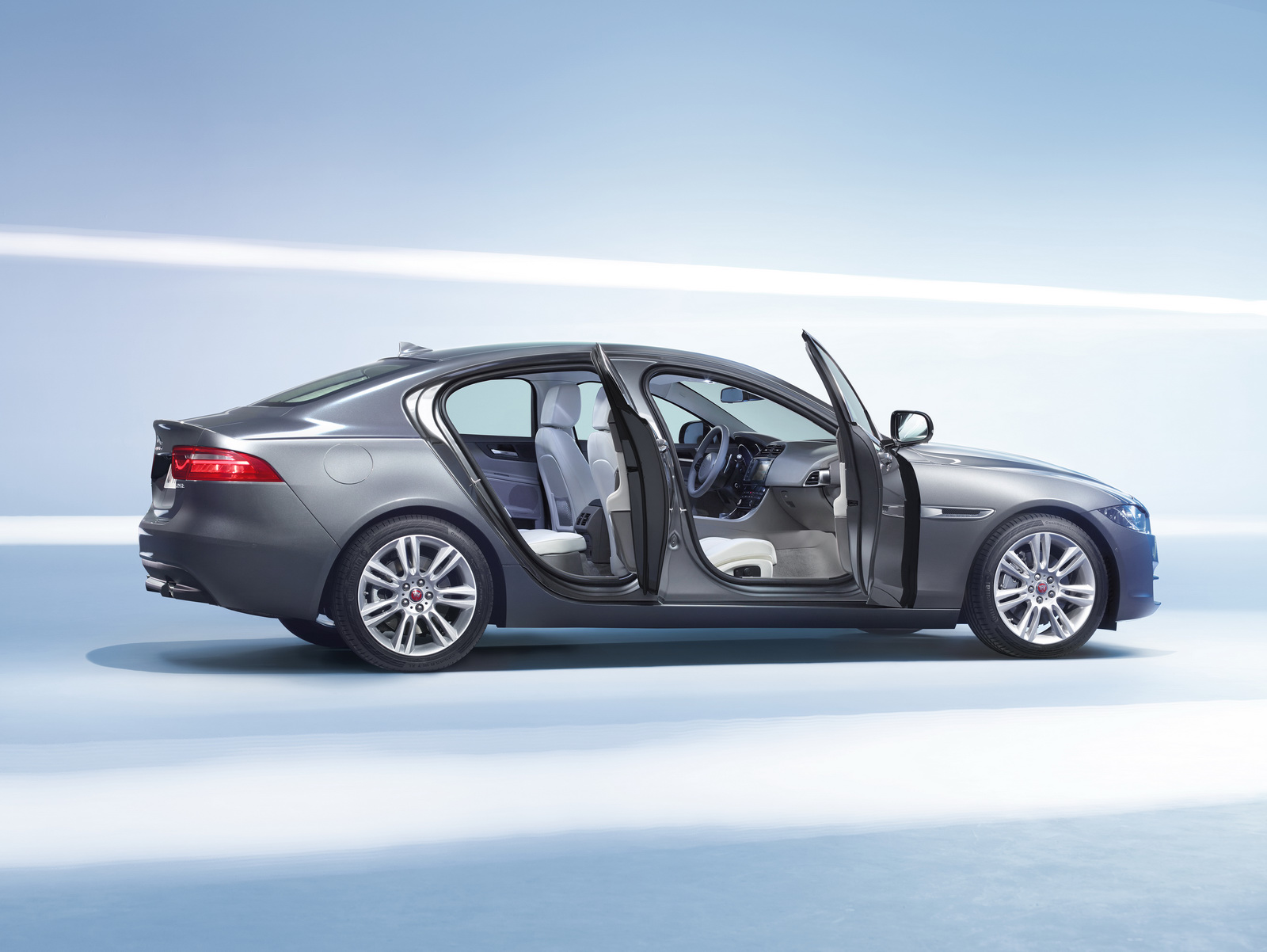New Jaguar XE Makes North American Debut at 2015 Detroit Show | Carscoops