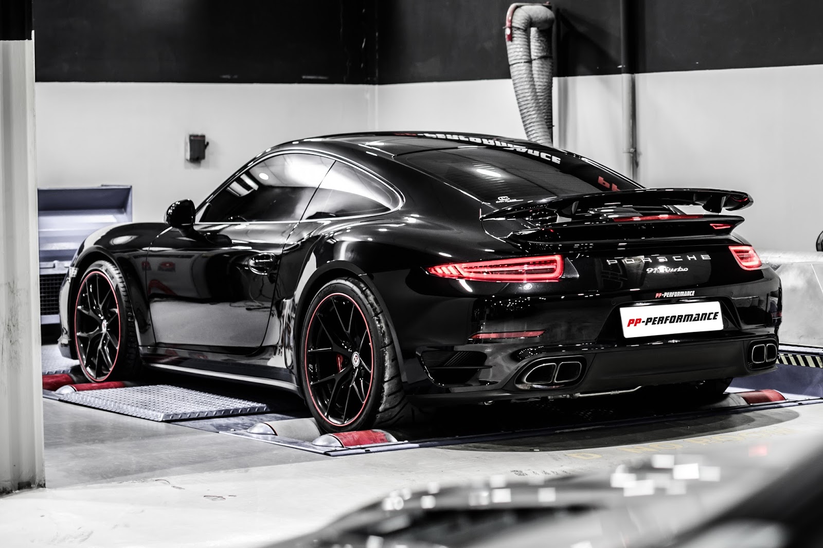 PP Performance-Tuned Porsche 991 Turbo Does 1/4 Mile in 9.9 Sec [w/Video] | Carscoops1600 x 1066