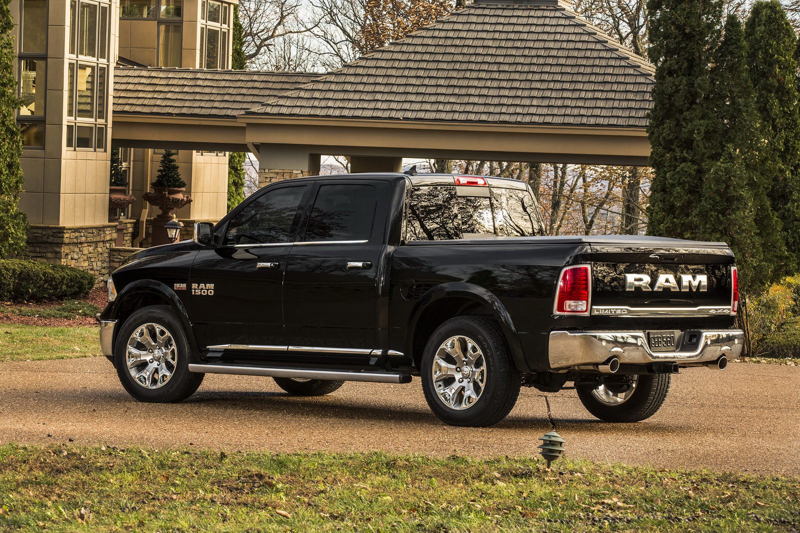 There S No Shortage Of Chrome On Ram S 2015 Laramie Limited