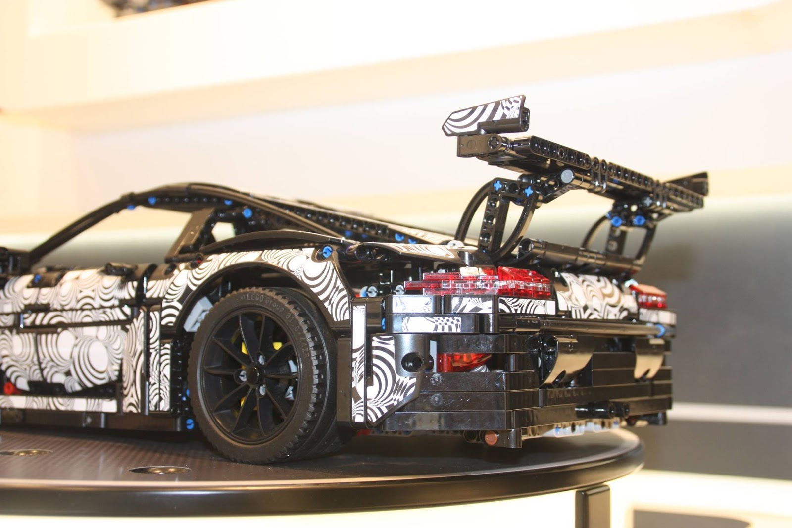 Lego Technik Drops Cool Porsche 911 Gt3 Rs Set With