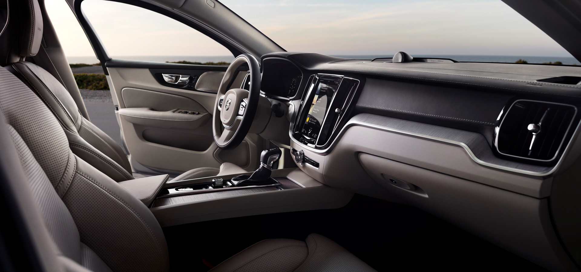 [Image: 0a708222-2019-volvo-s60-unveiled-39.jpg]