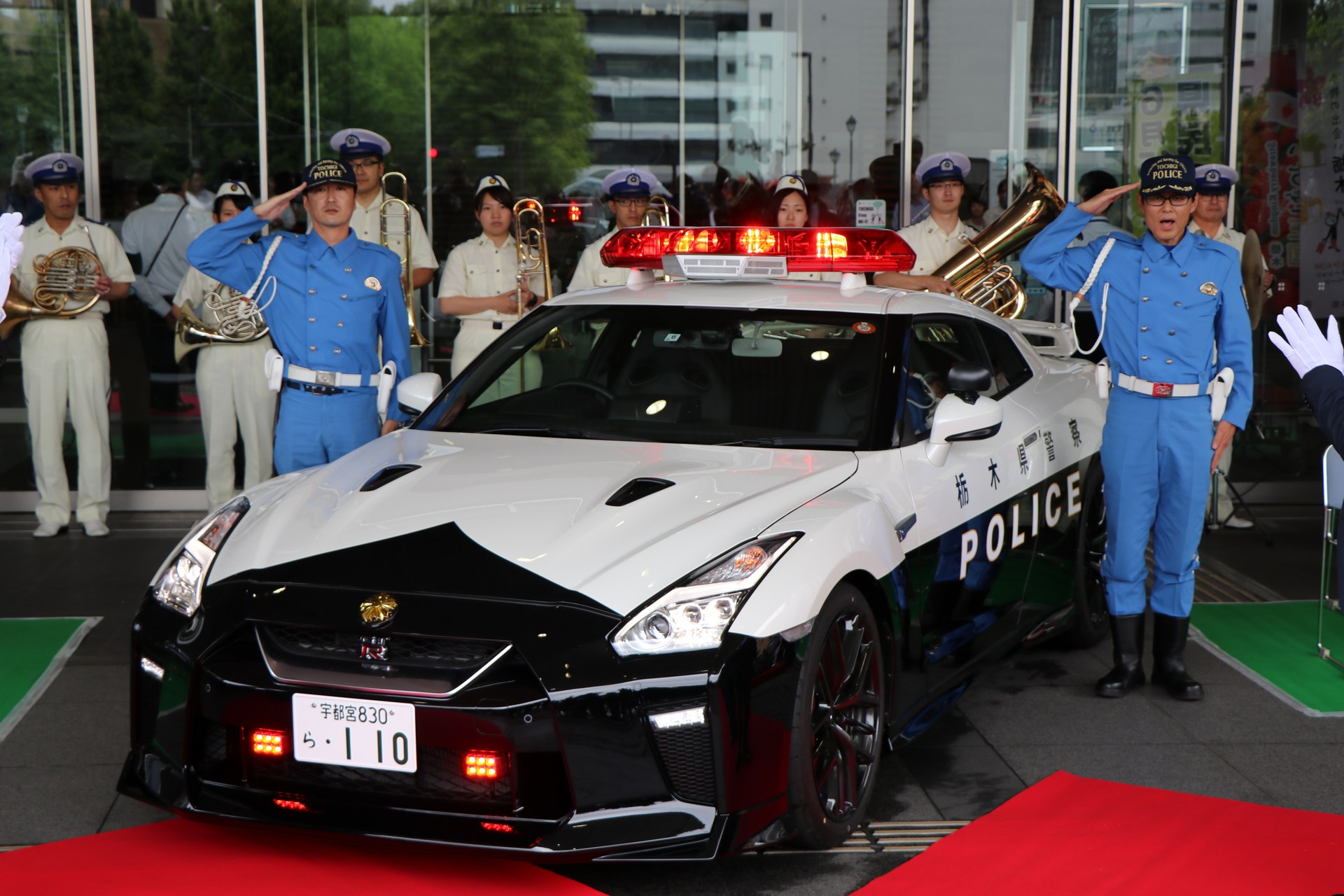 "بالصور" نيسان GT-R تدخل الخدمة رسميا بأسطول الشرطة اليابانية 4