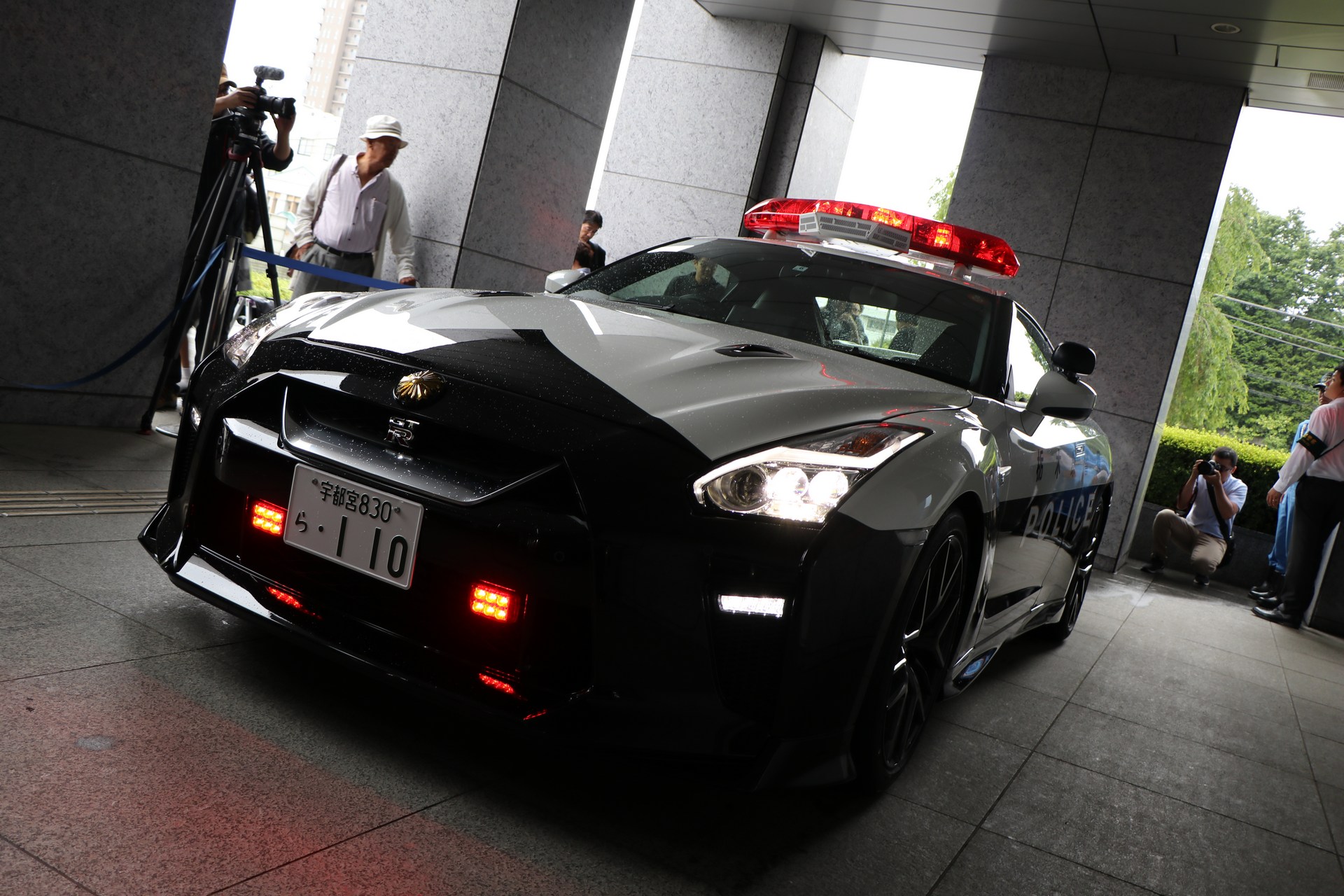 "بالصور" نيسان GT-R تدخل الخدمة رسميا بأسطول الشرطة اليابانية 32