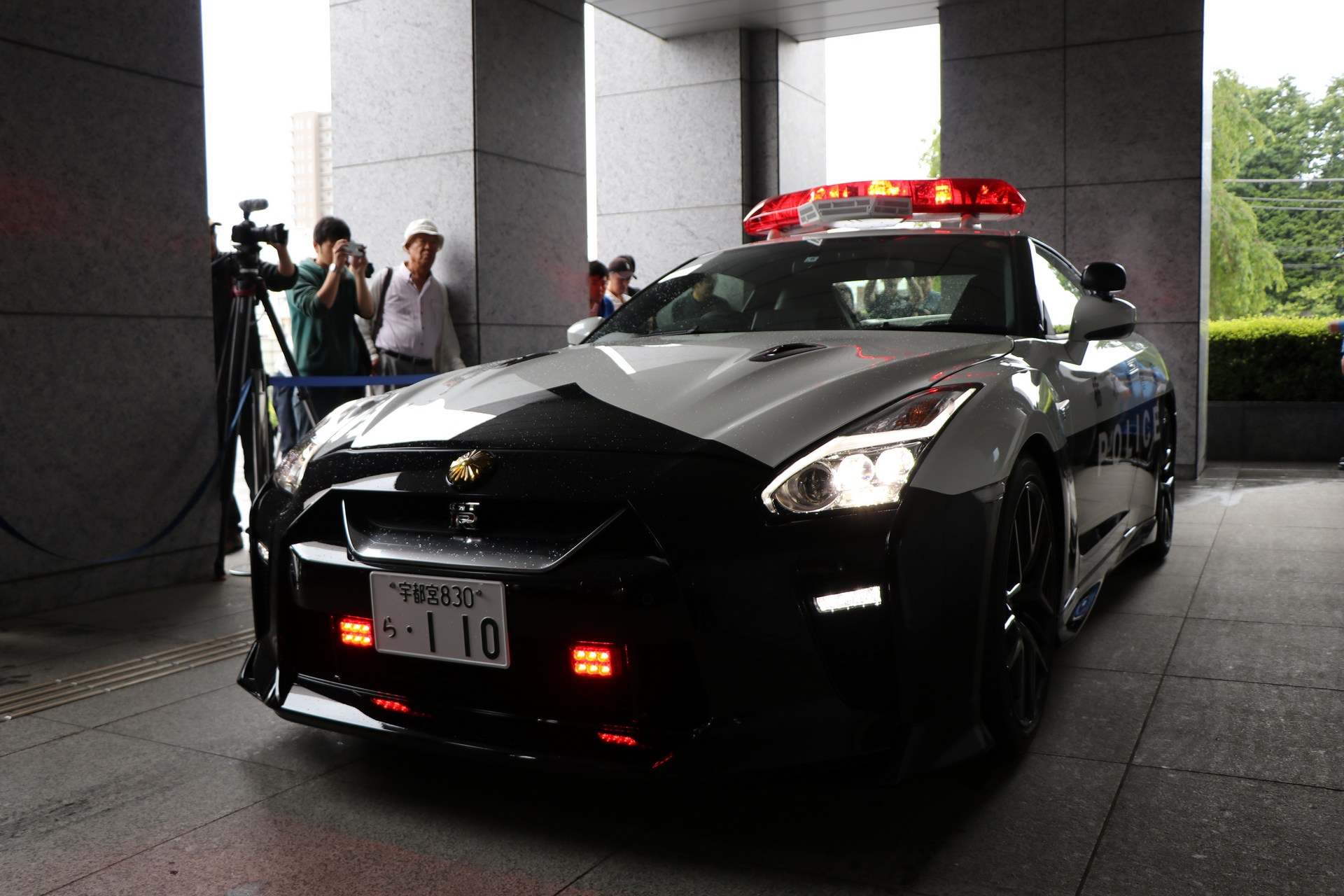 "بالصور" نيسان GT-R تدخل الخدمة رسميا بأسطول الشرطة اليابانية 13