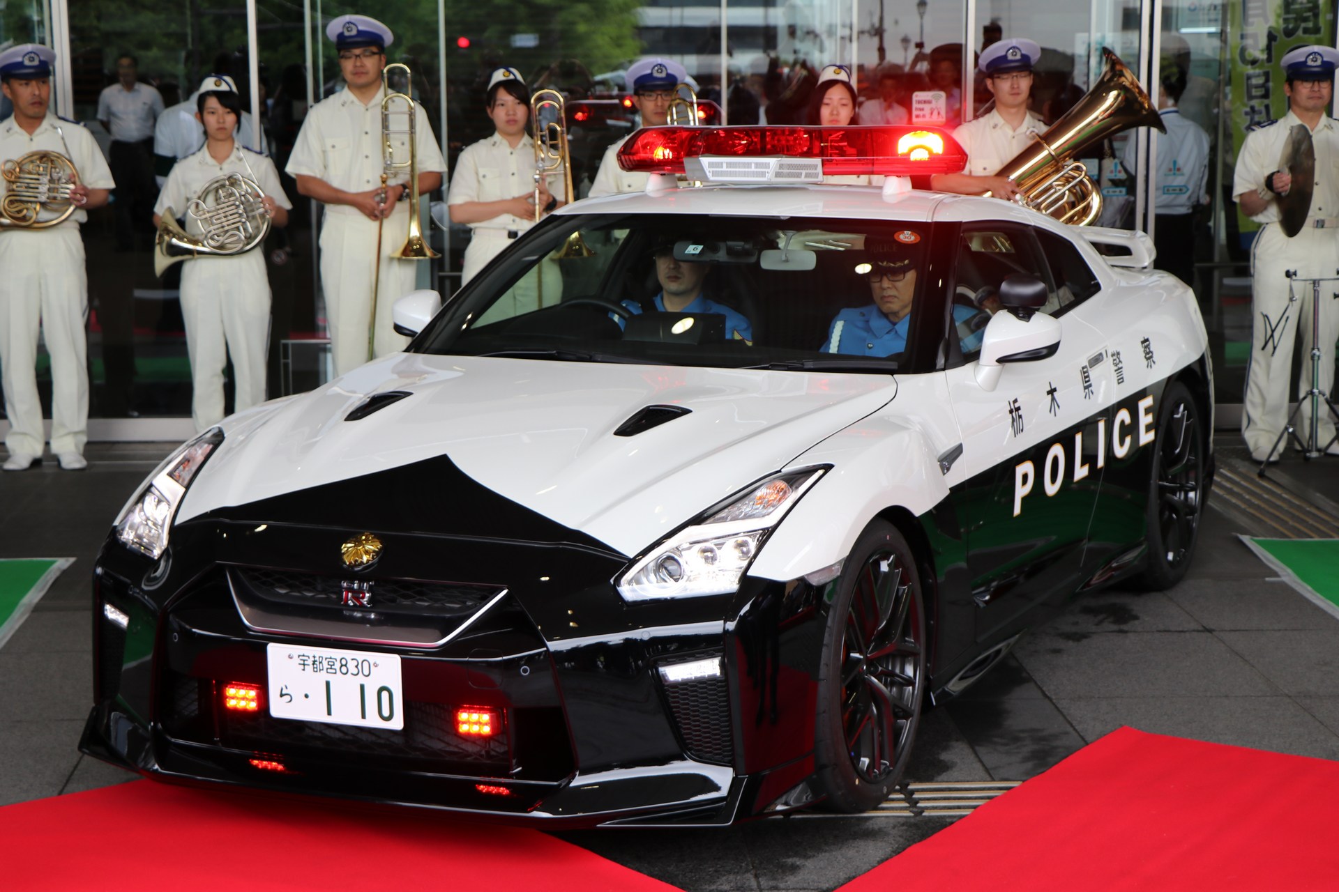 "بالصور" نيسان GT-R تدخل الخدمة رسميا بأسطول الشرطة اليابانية 12