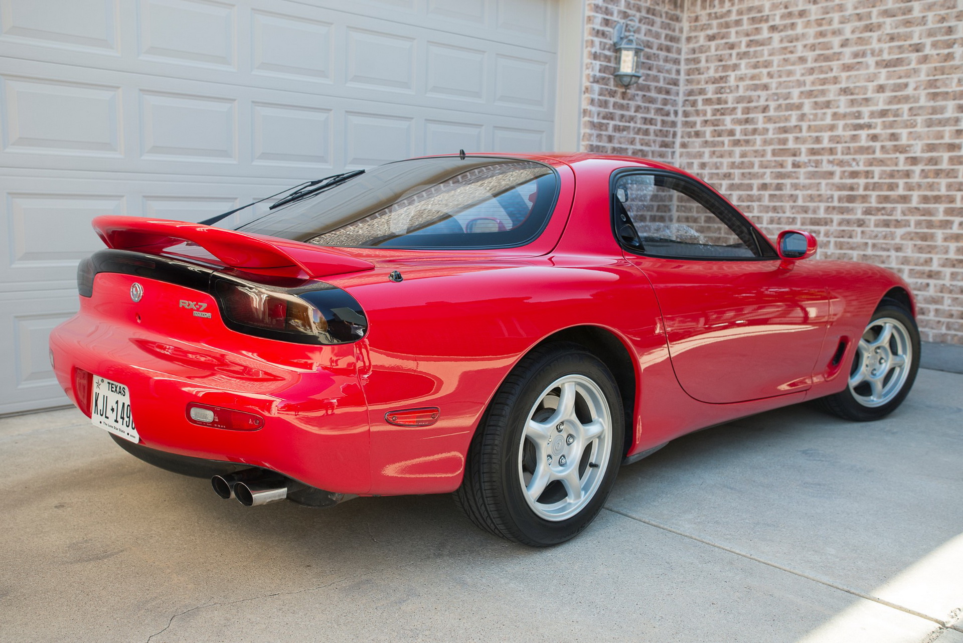 This Is What A Pristine Mazda Rx 7 Fd With 9 500 Miles Looks