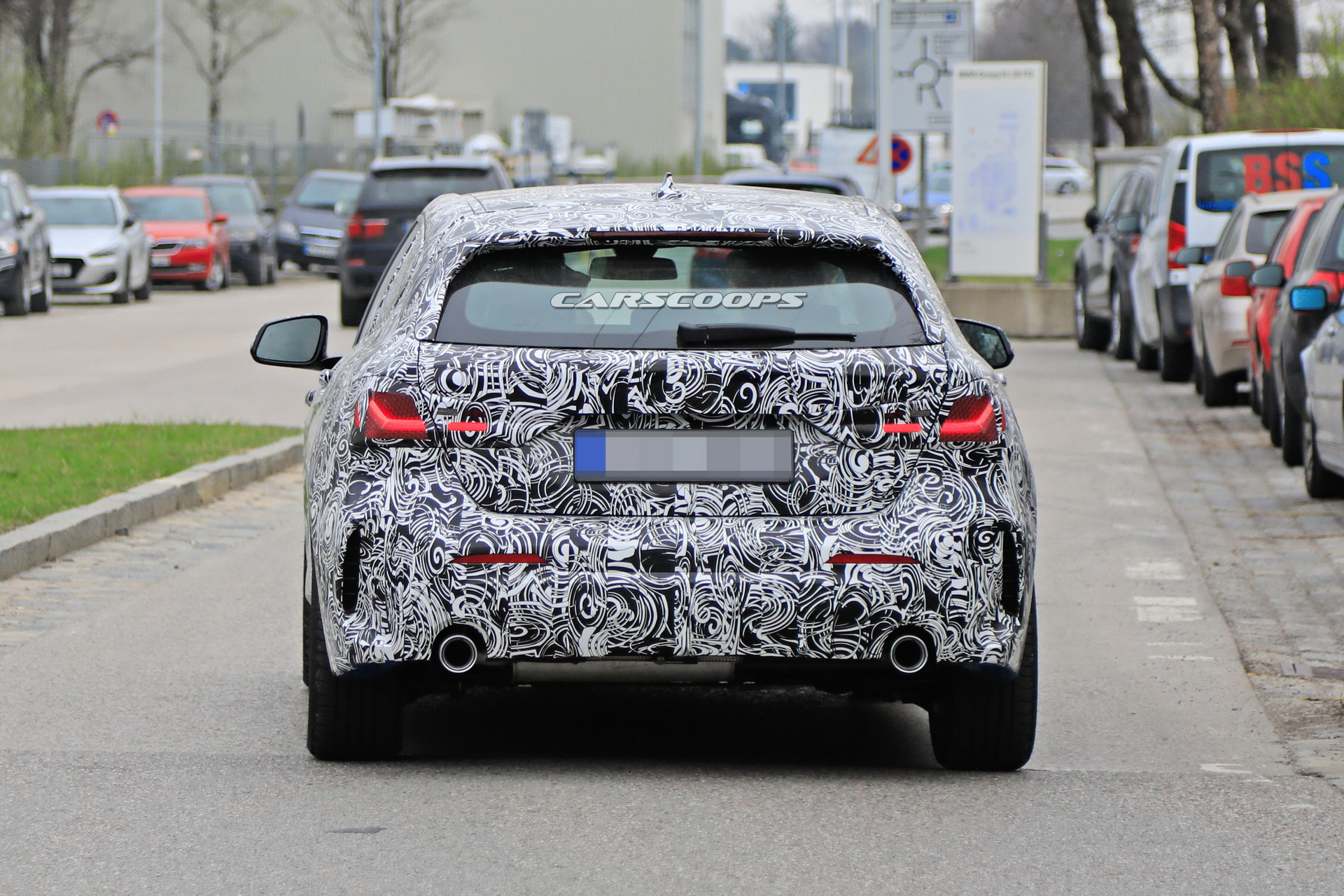 2018 - [BMW] Série 1 III [F40-F41] - Page 14 8334a5fb-2020-bmw-1-series-spied-with-less-front-camo-8