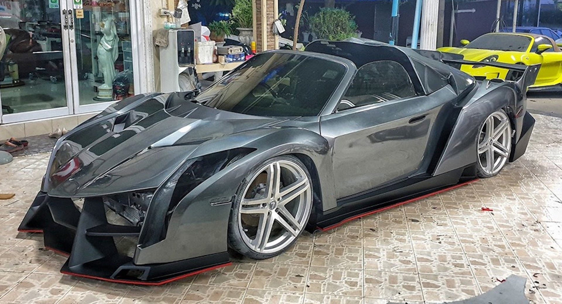 Thai Body Shop Turns A Toyota MR2 Into A Lamborghini ...