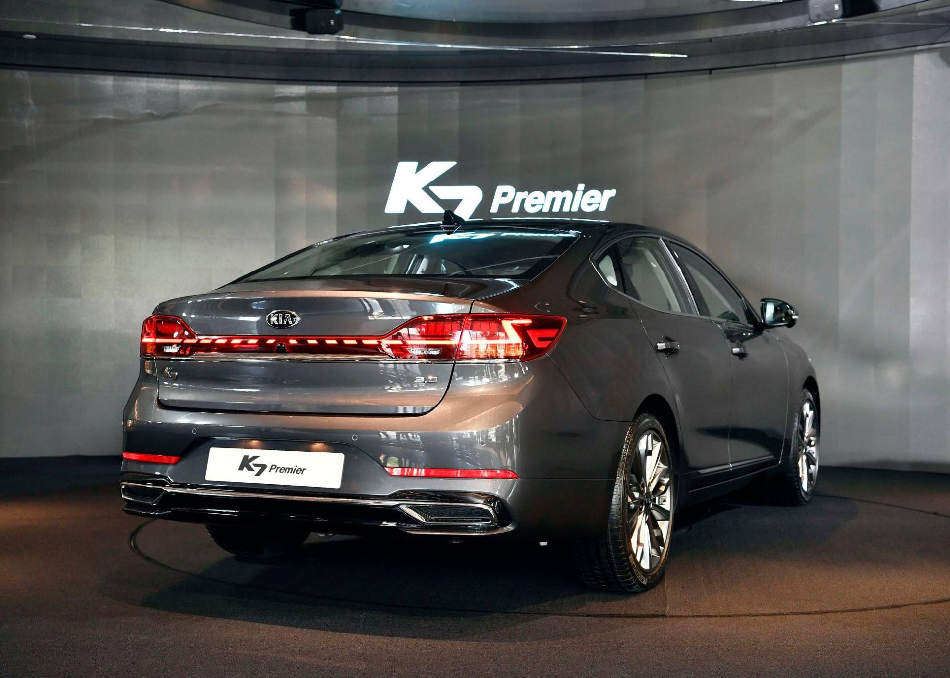 Facelifted 2020 Kia Cadenza Breaks Cover As The K7 Premier