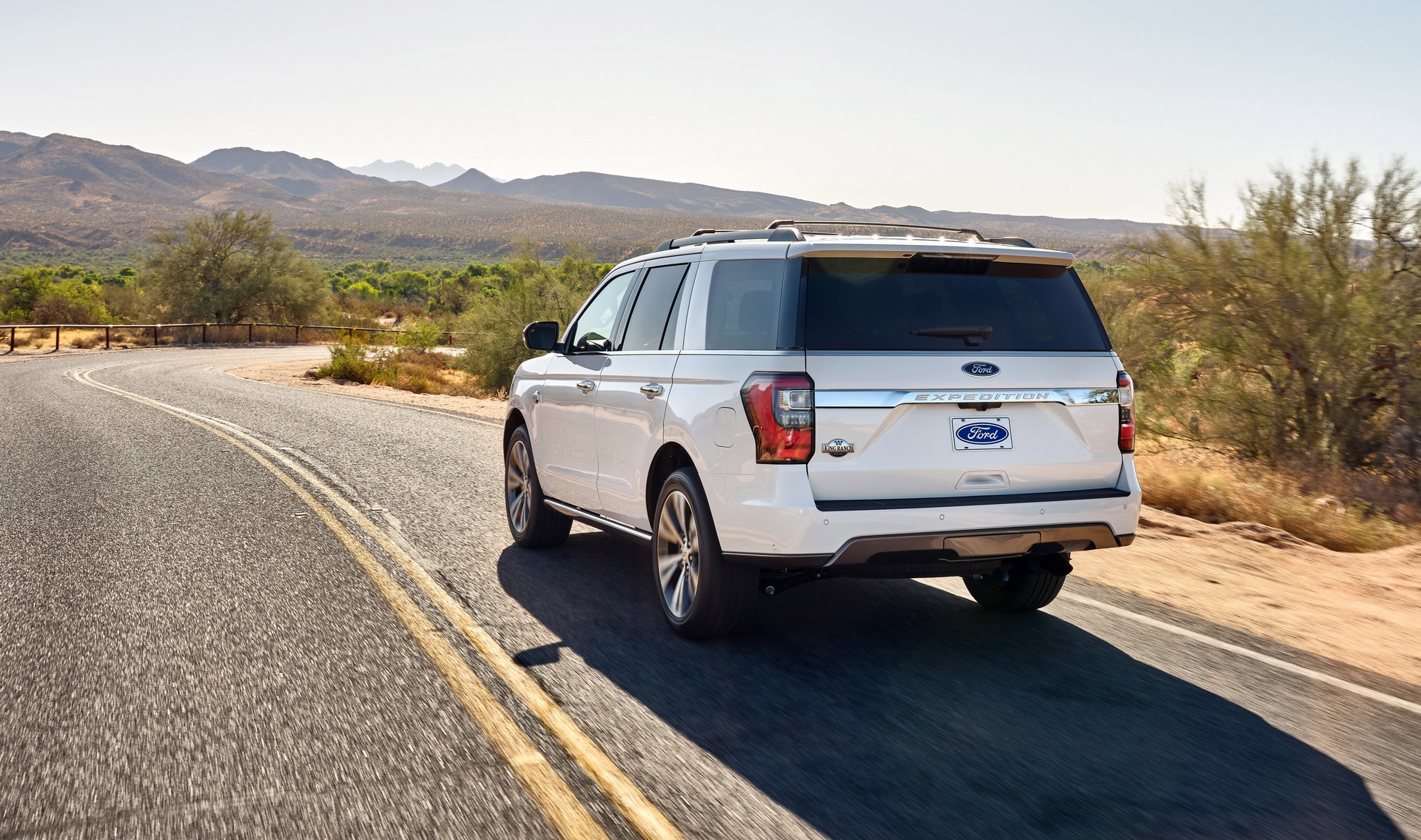 2018 - [Ford] Expedition 6b0abd94-2020-ford-expedition-king-ranch-and-platinum-3
