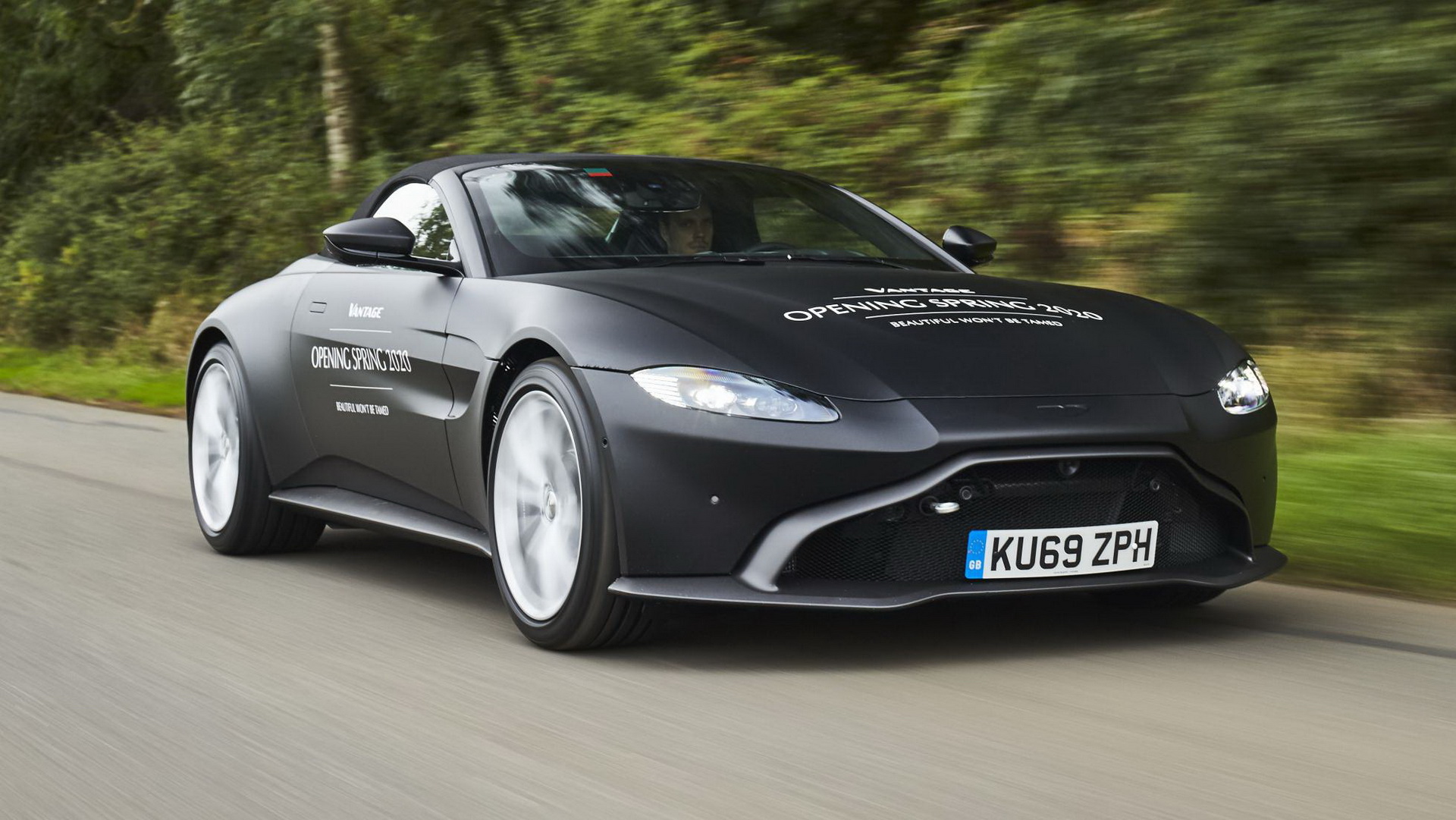 2020 Aston Martin Vantage Roadster Shown In First Official